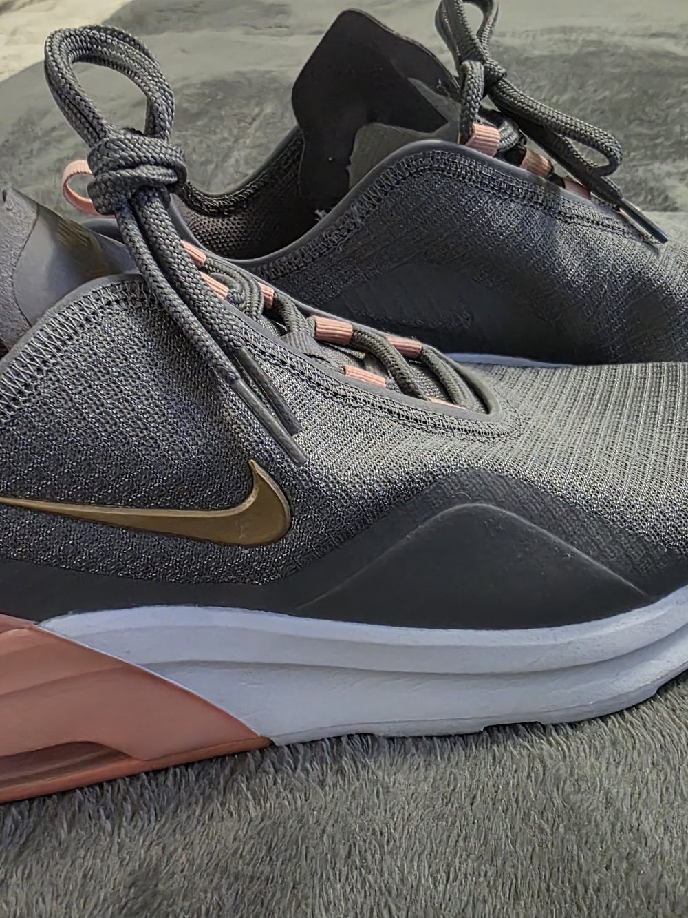 Nike Women’s Gray & Pink Air Max-Style Running Sneakers - Picture 4 of 6